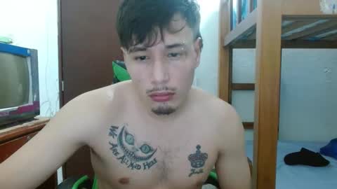 justin_taylor02 online show from October 20, 5:57 pm