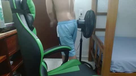 justin_taylor02 online show from November 2, 9:06 pm