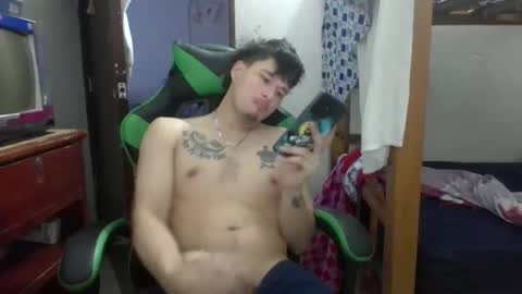 justin_taylor02 online show from November 9, 12:36 pm