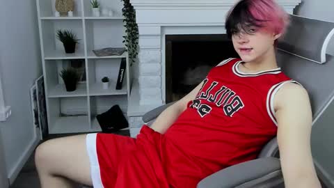 JUSTIN online show from September 21, 8:21 pm