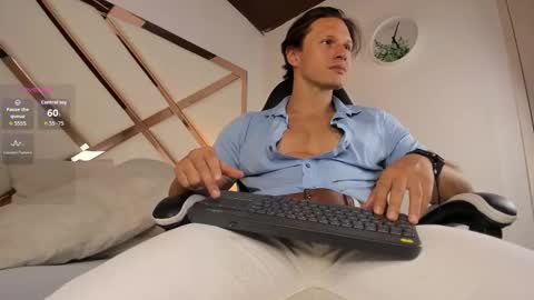 Justin  online show from February 3, 7:52 pm