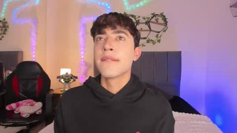 Justin online show from February 7, 11:36 am