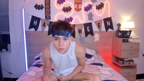 Justin online show from October 22, 1:33 pm