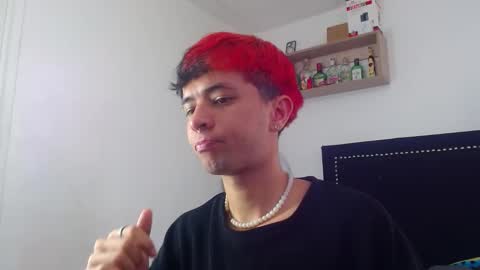 Justine online show from December 1, 1:05 pm