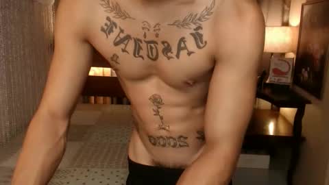 justine_hunk online show from December 18, 3:34 am