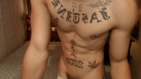 justine_hunk online show from March 14, 9:42 pm