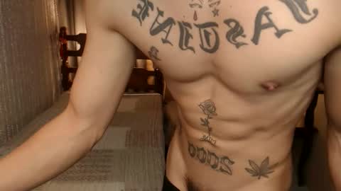 justine_hunk online show from March 19, 5:28 pm