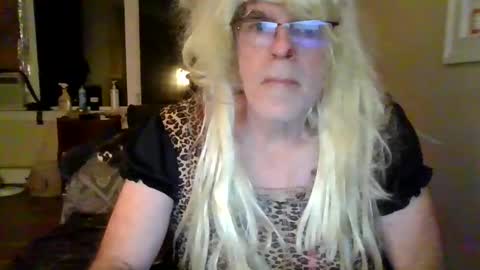 Snapshot of justinefox chatting on October 25, 11:54 pm justinefox online show from October 25, 11:54 pm