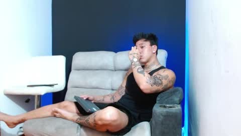 justinfuller_31 online show from April 3, 5:55 pm