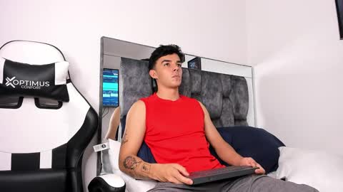 justinmorre online show from February 24, 9:09 pm