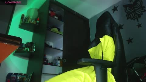 Justinsc online show from April 2, 11:24 pm