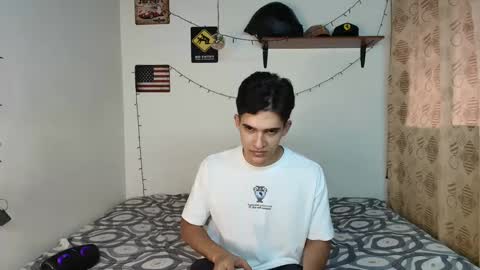 Snapshot of justinsinner1 chatting on January 31, 9:37 pm justinsinner1 online show from January 31, 9:37 pm