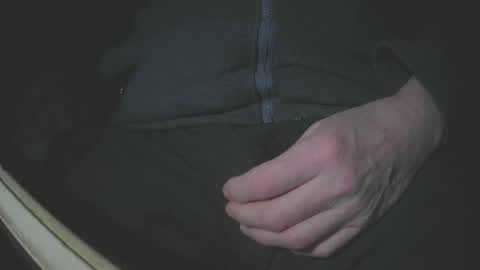 Snapshot of justme39057 chatting on December 18, 5:00 pm Justme39057 online show from December 18, 5:00 pm