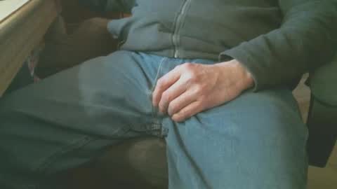 Snapshot of justme39057 chatting on January 29, 9:28 pm Justme39057 online show from January 29, 9:28 pm