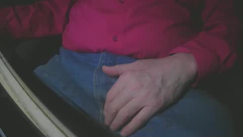 Snapshot of justme39057 chatting on February 25, 6:42 pm Justme39057 online show from February 25, 6:42 pm