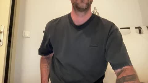 justmeandyou00 online show from November 14, 2:49 pm