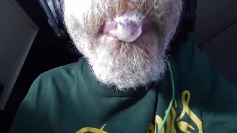 Snapshot of justmetool chatting on December 19, 11:39 am Tool online show from December 19, 11:39 am