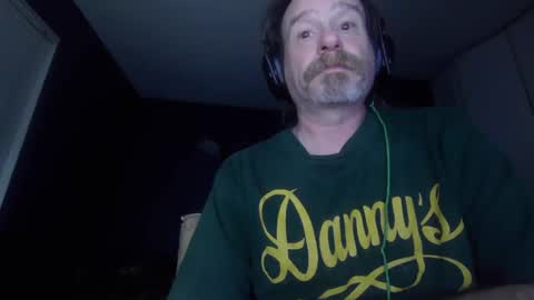 Snapshot of justmetool chatting on January 1, 11:49 am Tool online show from January 1, 11:49 am