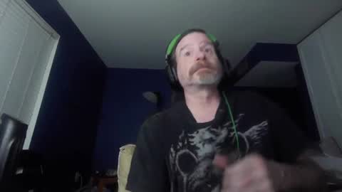 Snapshot of justmetool chatting on January 6, 10:35 am Tool online show from January 6, 10:35 am