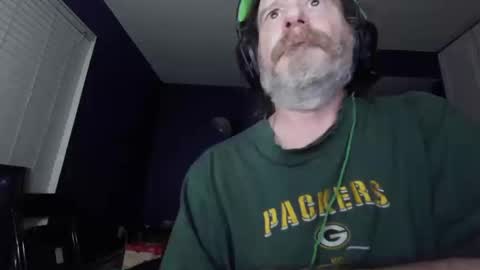 Snapshot of justmetool chatting on February 25, 11:19 am Tool online show from February 25, 11:19 am