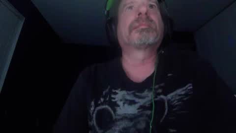 Snapshot of justmetool chatting on October 12, 6:01 am Tool online show from October 12, 6:01 am