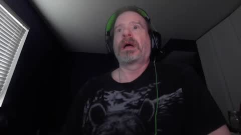 Snapshot of justmetool chatting on October 21, 1:12 pm Tool online show from October 21, 1:12 pm