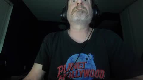 Snapshot of justmetool chatting on June 18, 5:51 am Tool online show from June 18, 5:51 am