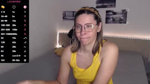 Julie online show from October 8, 3:59 am