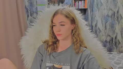 Juxsy online show from November 29, 5:05 pm