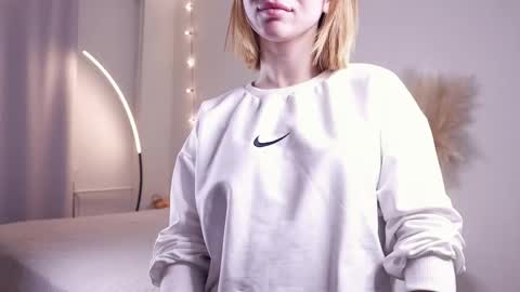 Snapshot of jynny_kiss chatting on March 1, 7:26 pm Sinikka online show from March 1, 7:26 pm