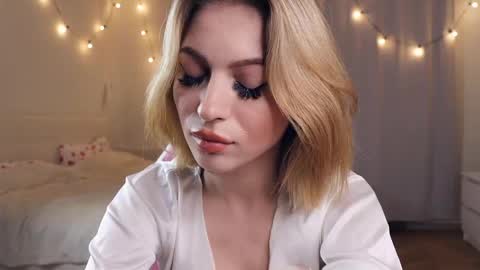 Snapshot of jynny_kiss chatting on March 6, 7:43 pm Sinikka online show from March 6, 7:43 pm