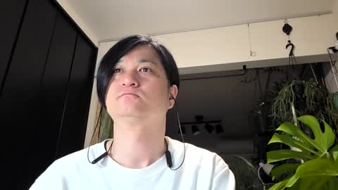KI e697a5e69cac online show from May 16, 3:44 pm
