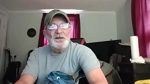 Snapshot of kabriggs136 chatting on June 17, 9:05 pm kabriggs136 online show from June 17, 9:05 pm