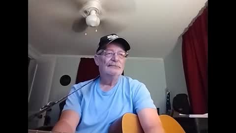 Snapshot of kabriggs137 chatting on February 26, 2:04 am kabriggs137 online show from February 26, 2:04 am