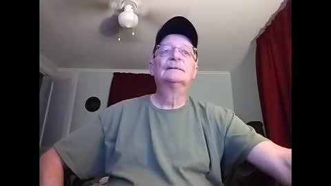 Snapshot of kabriggs137 chatting on February 26, 11:59 pm kabriggs137 online show from February 26, 11:59 pm