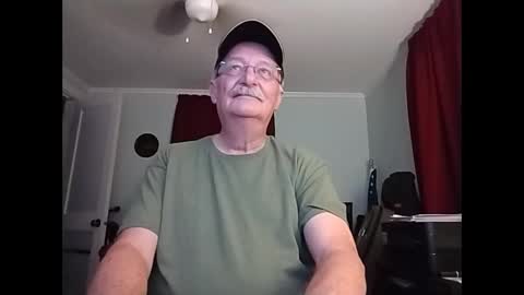 Snapshot of kabriggs137 chatting on February 27, 3:14 am kabriggs137 online show from February 27, 3:14 am