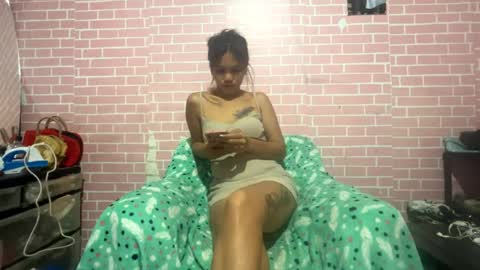 Emma online show from April 4, 2:36 pm