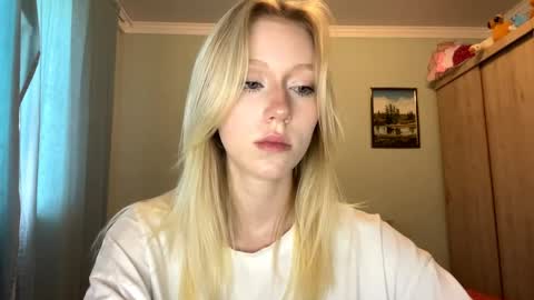 Snapshot of kacicasal chatting on June 3, 2:33 pm Mia 1st day here online show from June 3, 2:33 pm