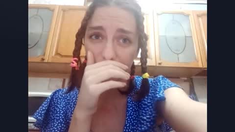 Snapshot of kacilangowski chatting on November 6, 2:18 pm Nika online show from November 6, 2:18 pm