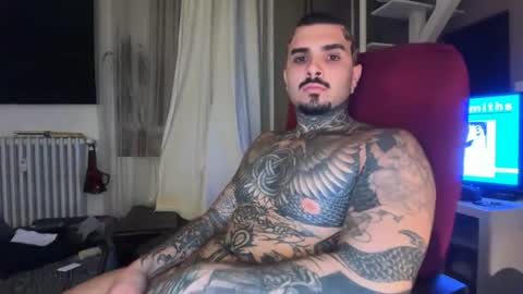 Snapshot of kadmontattoo chatting on June 12, 1:37 am kadmontattoo online show from June 12, 1:37 am
