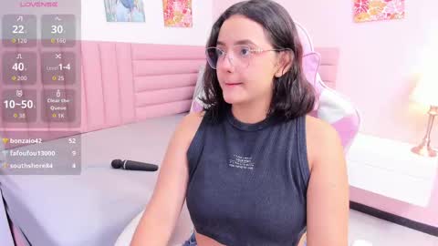 Kyelie online show from October 12, 7:35 pm