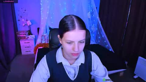 kaela_spell_ online show from January 18, 9:29 pm