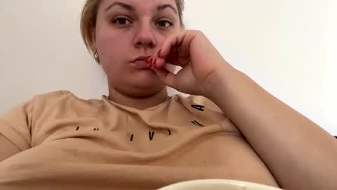 Kaelia and Daniel online show from October 5, 9:18 am