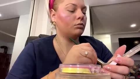 Kaelia and Daniel online show from November 6, 8:26 am