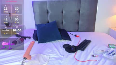 Snapshot of kai_riptide chatting on November 11, 9:15 pm Kai online show from November 11, 9:15 pm