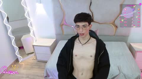 kai_tay1 online show from April 9, 11:37 am