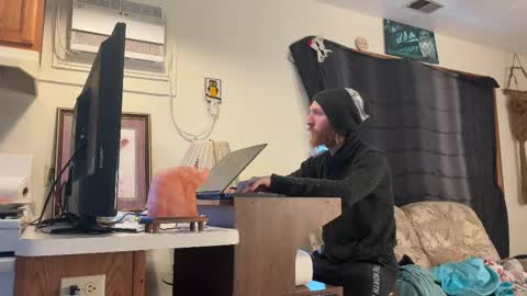 Kaiku77 online show from February 11, 7:08 pm