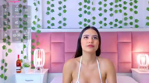 Snapshot of kaily_sweet1 chatting on June 15, 11:23 am kelly online show from June 15, 11:23 am