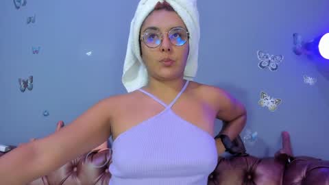 kaira_mosse_ online show from March 25, 12:00 pm