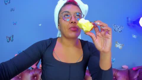 kaira_mosse_ online show from April 3, 12:36 pm